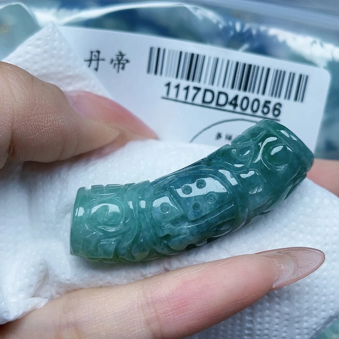 吊坠(不含链)未镶嵌翡翠L****?