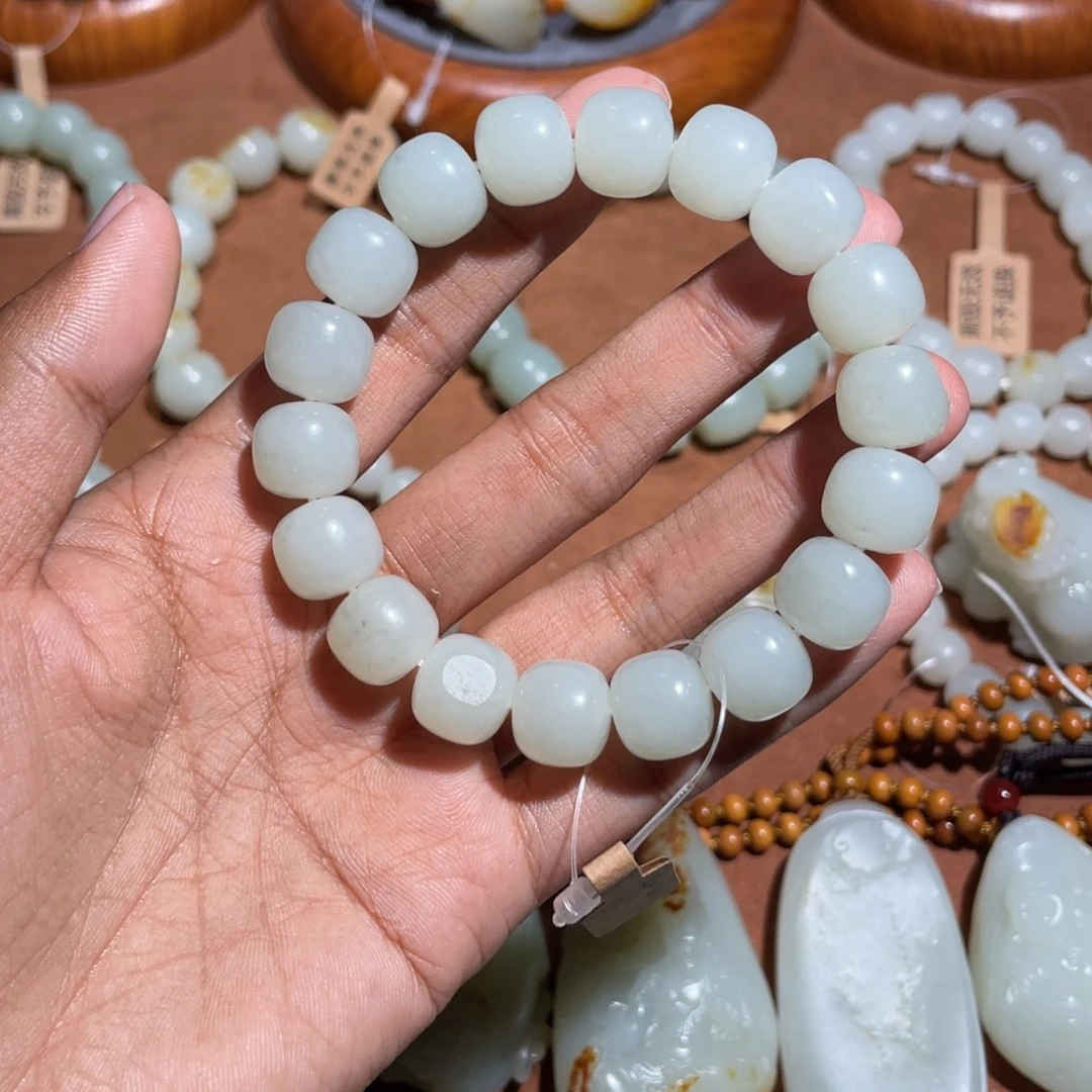 和田玉未镶嵌手串