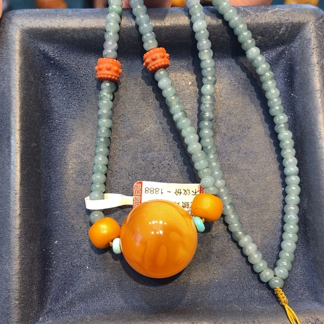 琥珀未镶嵌颈饰蜜蜡