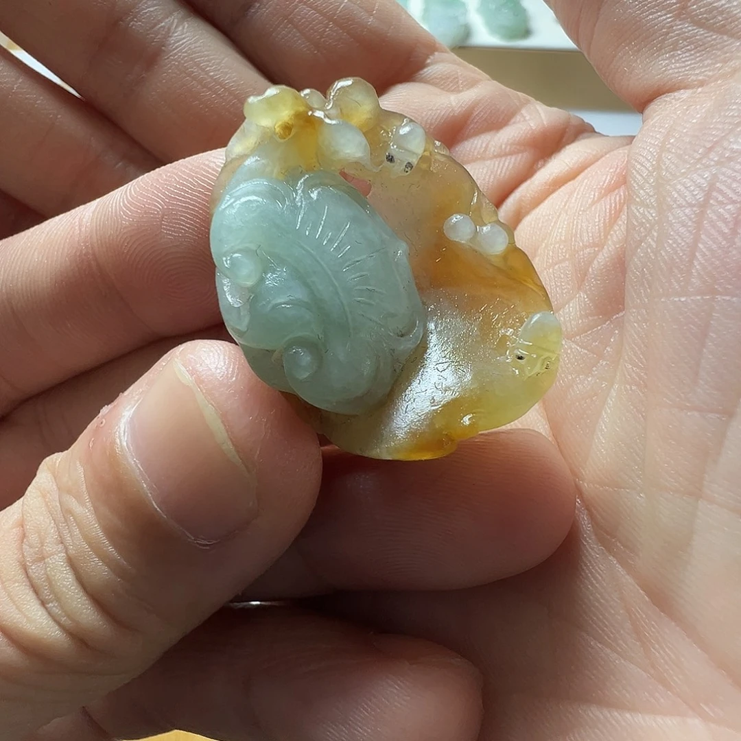 定制翡翠未镶嵌如意