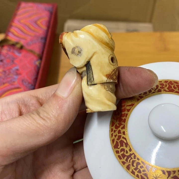 瓷片哈中古工艺品一件