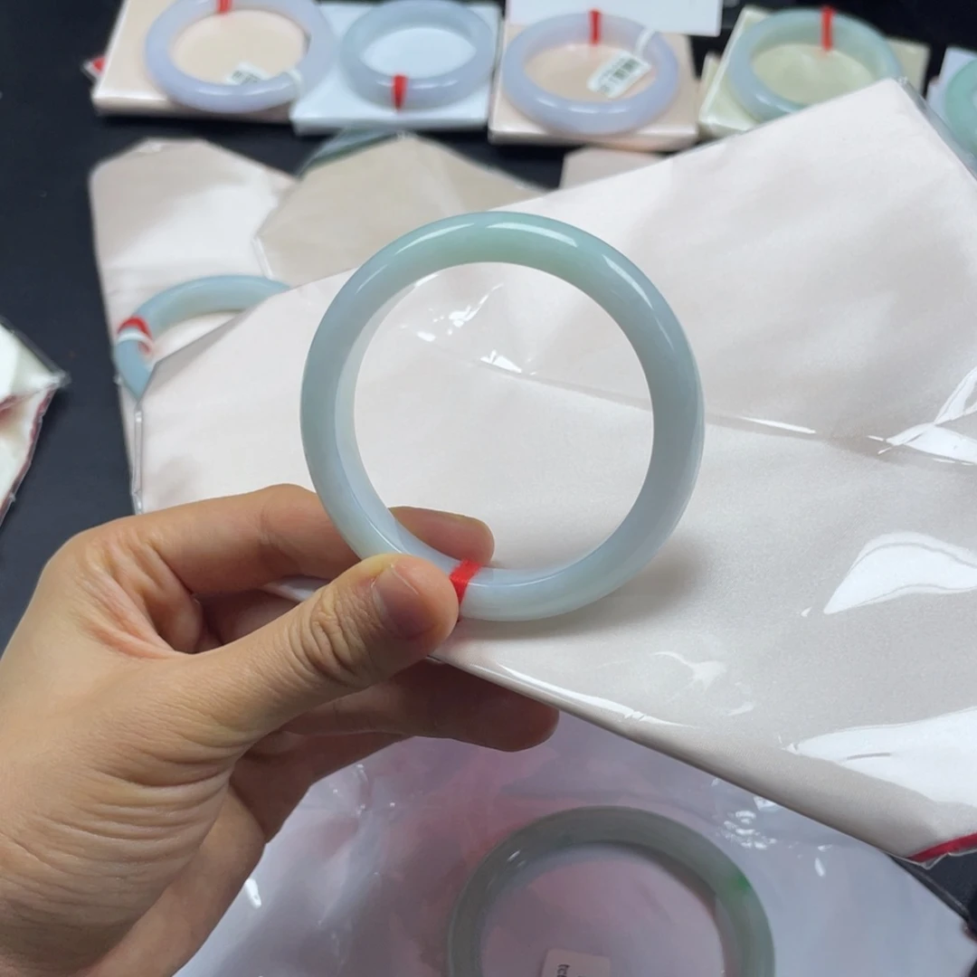 未镶嵌手镯翡翠天然翡翠手镯