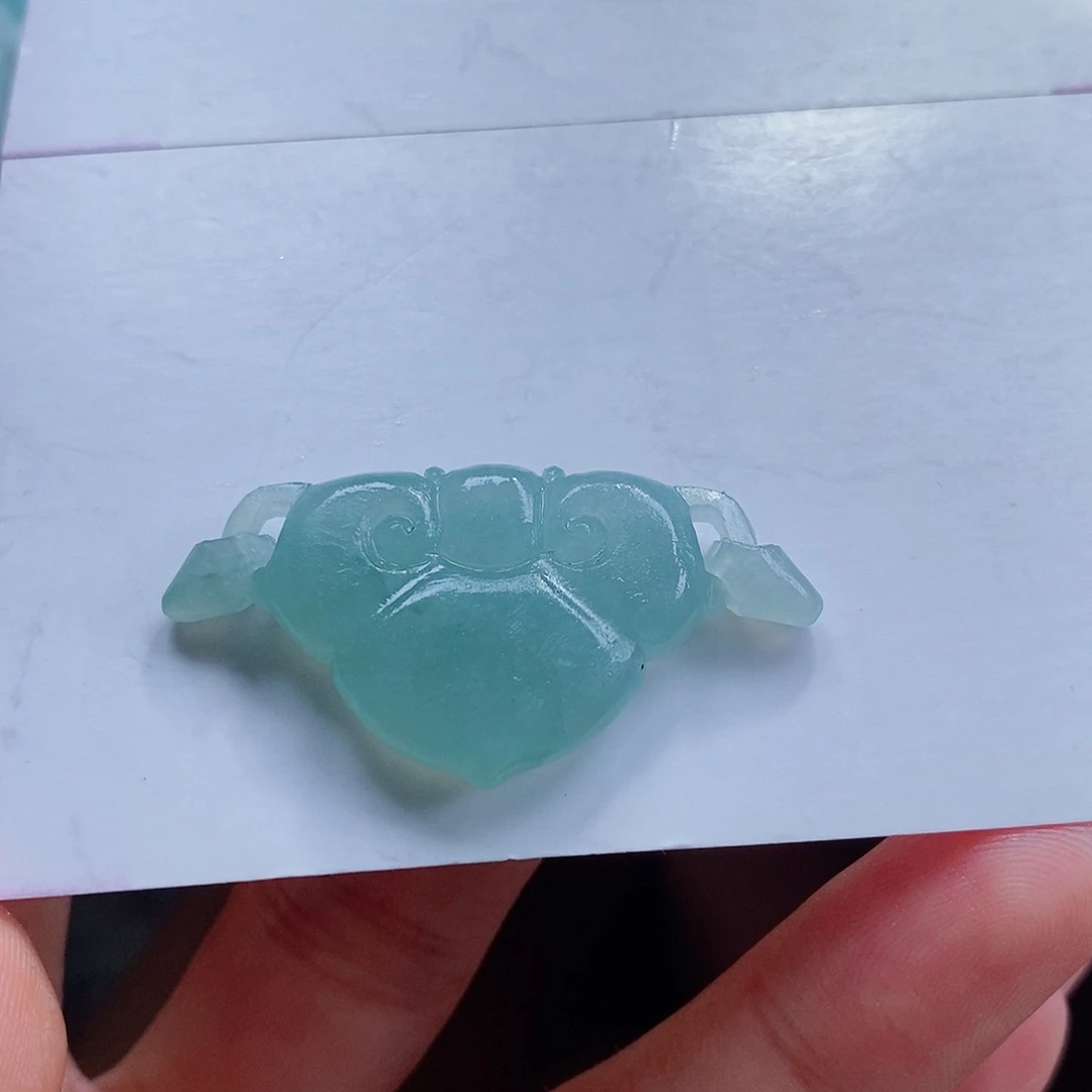 未镶嵌定制翡翠翡翠的