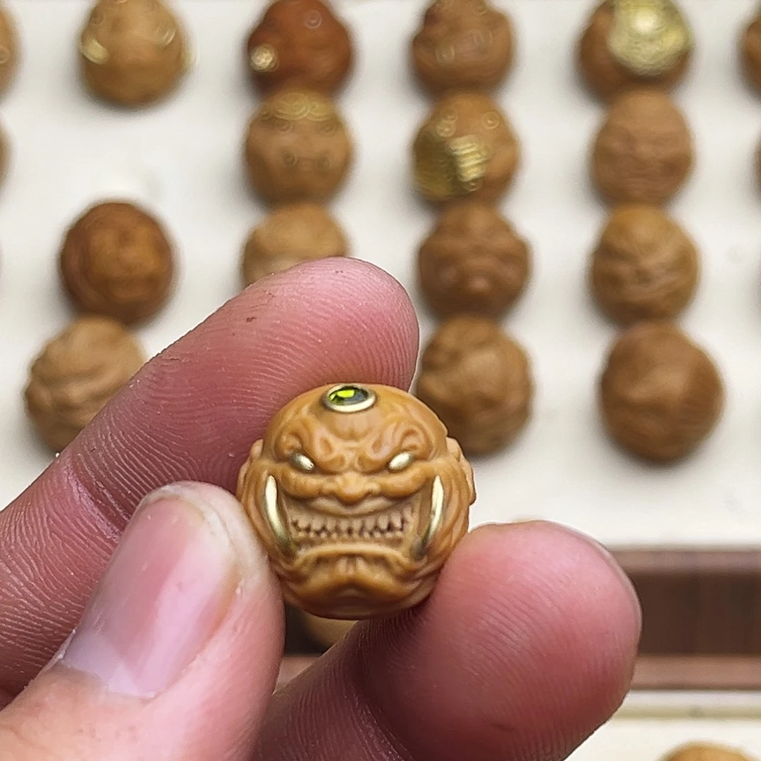 犇***猴头核桃吊坠镶嵌獠牙如来17