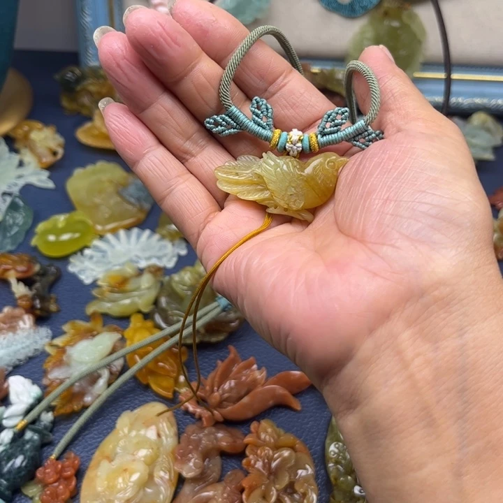 蛇纹石玉合金吊坠隔**刘