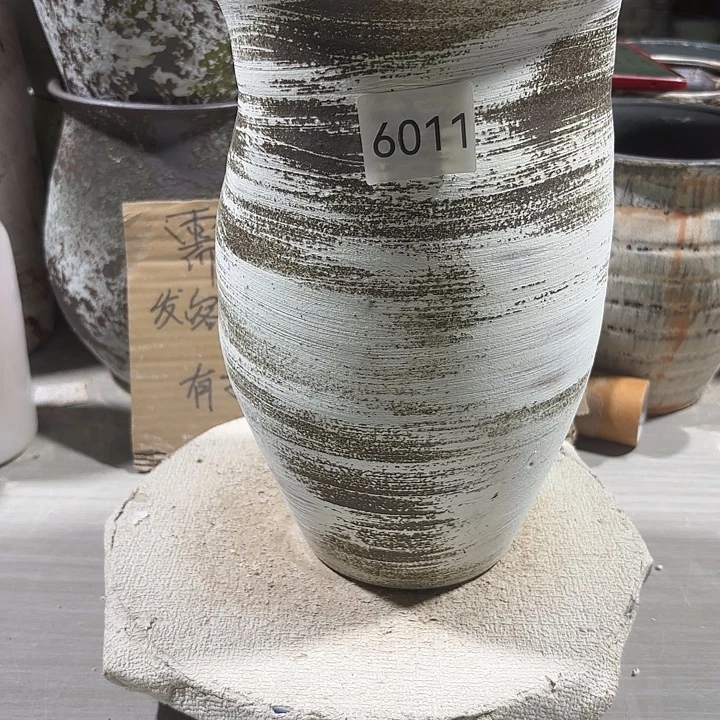 陶摆件高27，口14，无孔6011