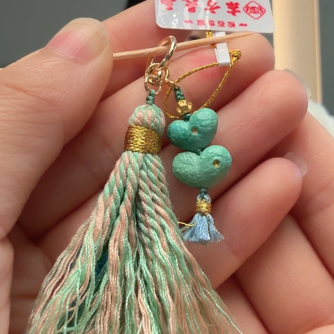 绿松石未镶嵌颈饰