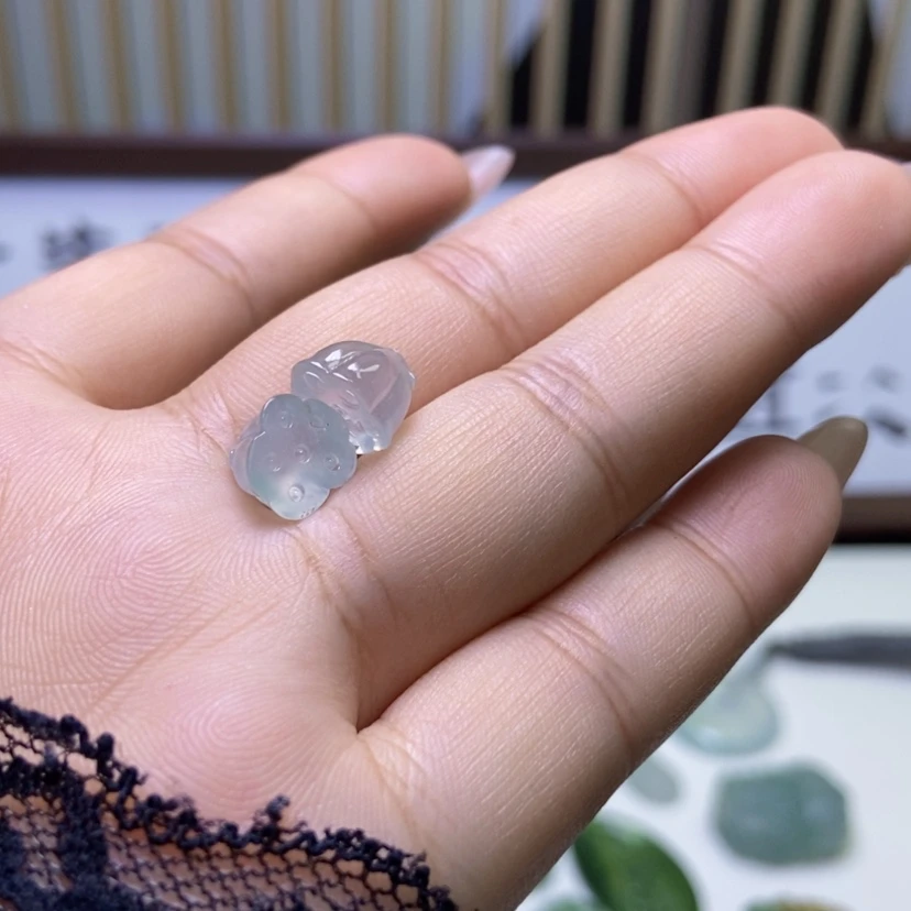 【闪购商品】定制翡翠未镶嵌熊**莲蓬一对