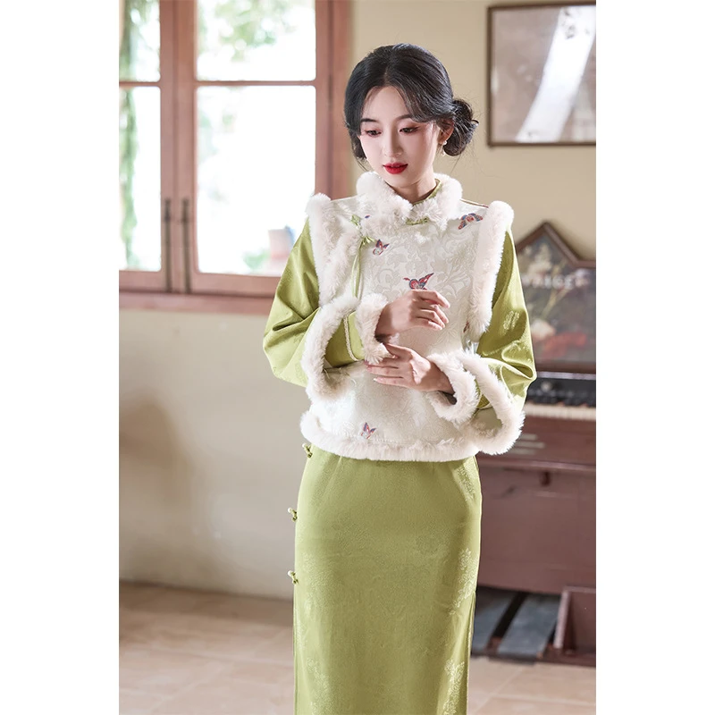 绿色江南旗袍加厚复古秋冬款新中式中式国风冬装改良年轻少女日常