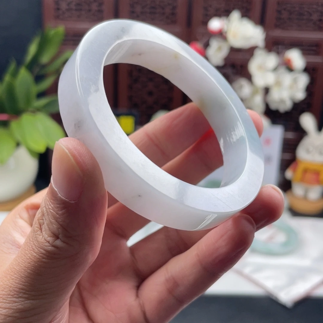 定制翡翠未镶嵌翡翠手镯定制