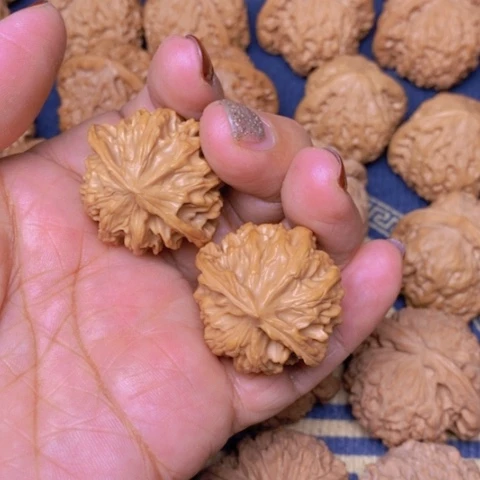 【闪购商品】文玩核桃吊坠?**?野生苹果34