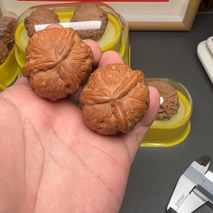 ～***～吊坠文玩核桃元宝三棱