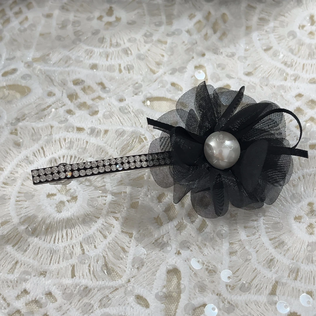 E863黑色花朵闪亮弹簧夹
