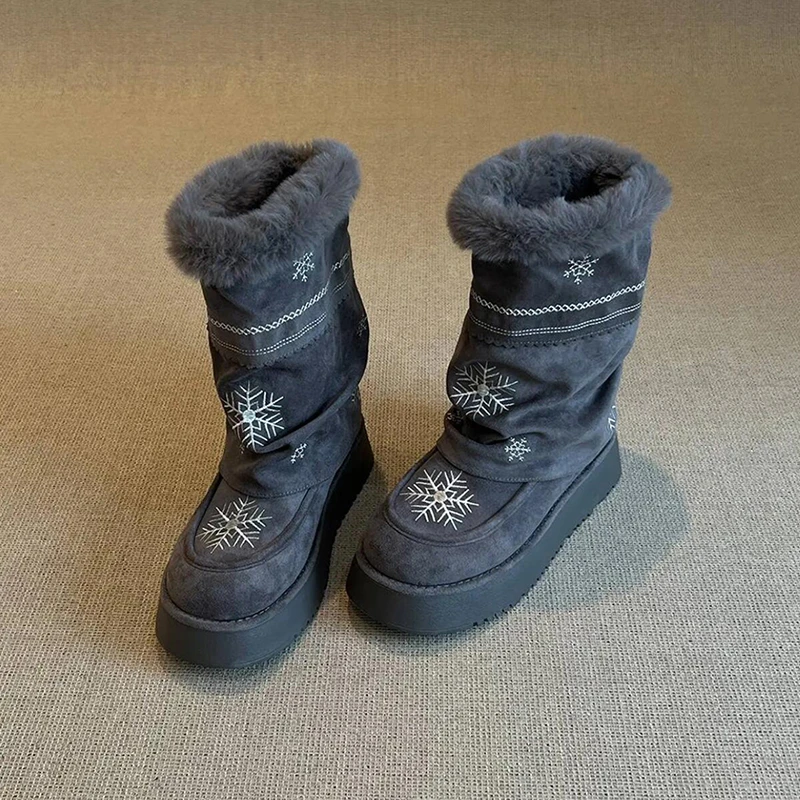 自留版！巨好看雪地靴女小众设计感圆头皮毛一体雪花刺绣厚底棉靴