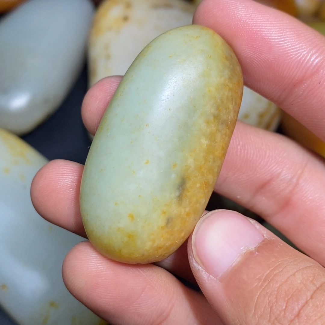 和田玉未镶嵌珠宝奇石