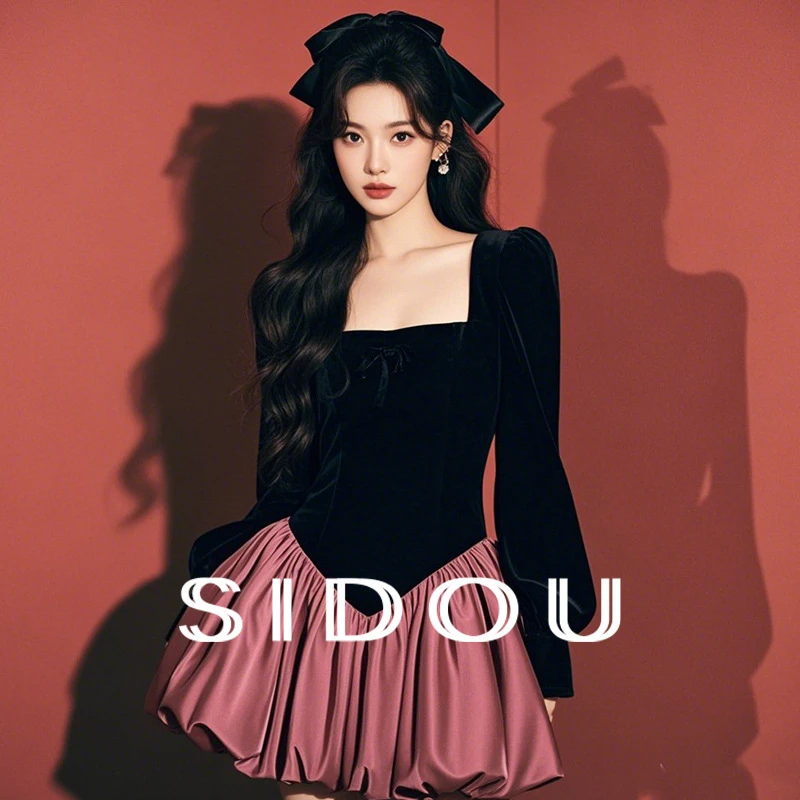 适合小个子的穿搭冬季风情万种的遮肚裙子黑色拼接下摆丝绒连衣裙