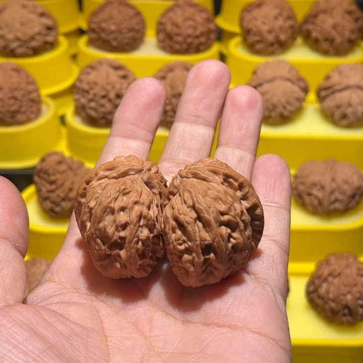 桃核吊坠白狮子半壁福利