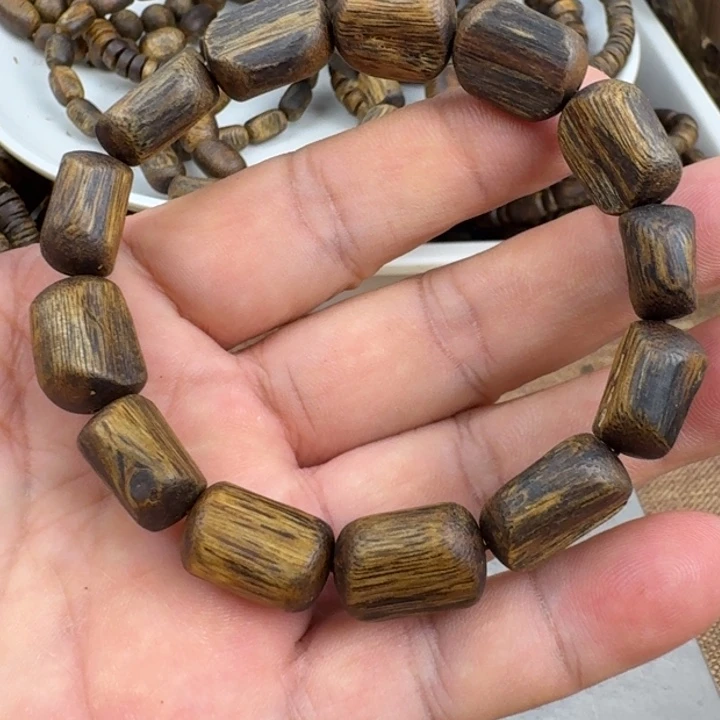 手串沉香能**足乌身手串11克加