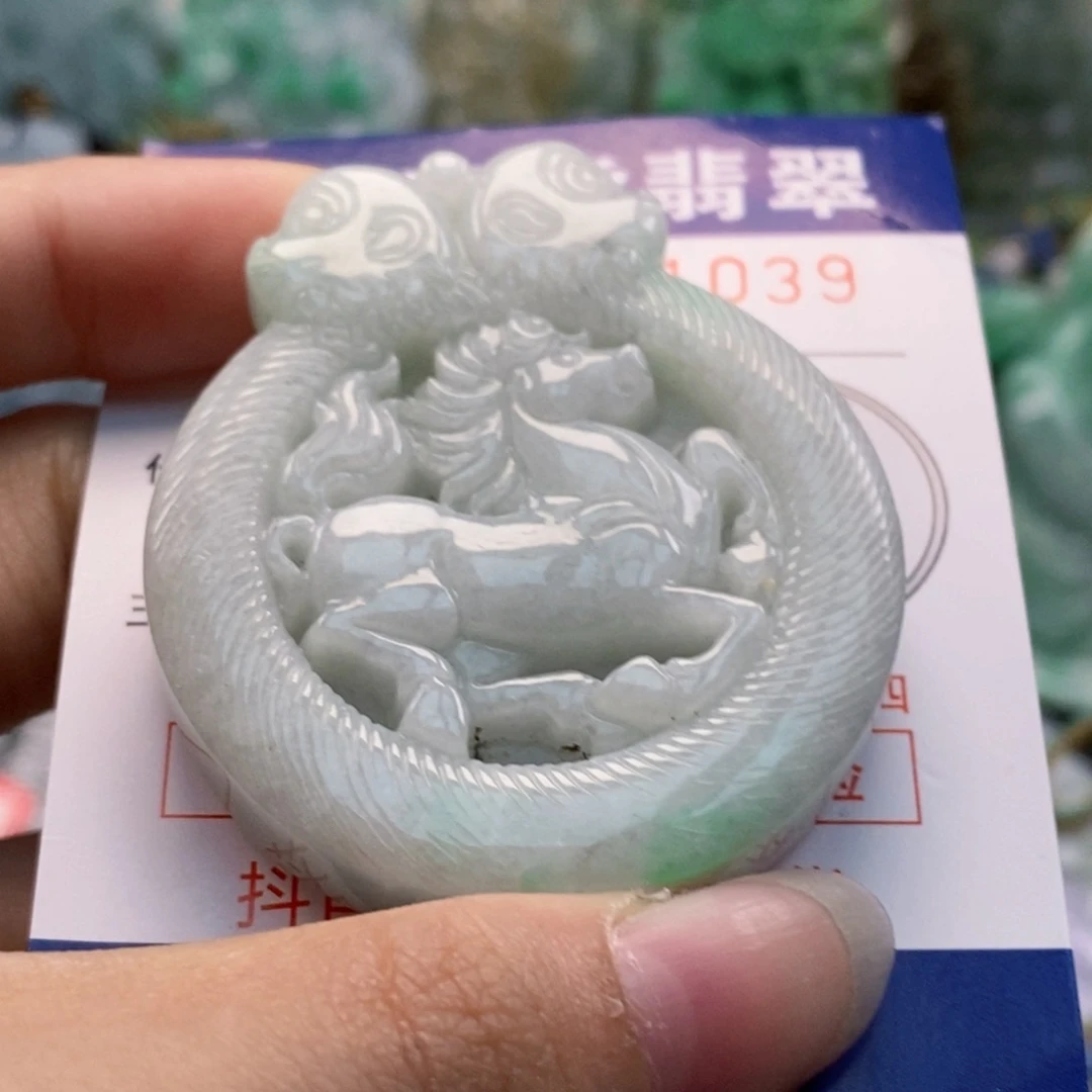 吊坠(不含链)未镶嵌翡翠