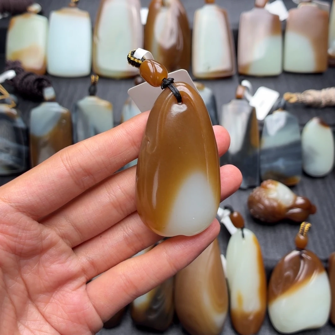 颈饰未镶嵌和田玉