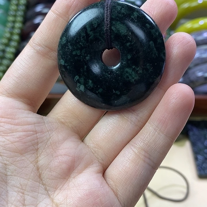 蛇纹石玉未镶嵌平安扣
