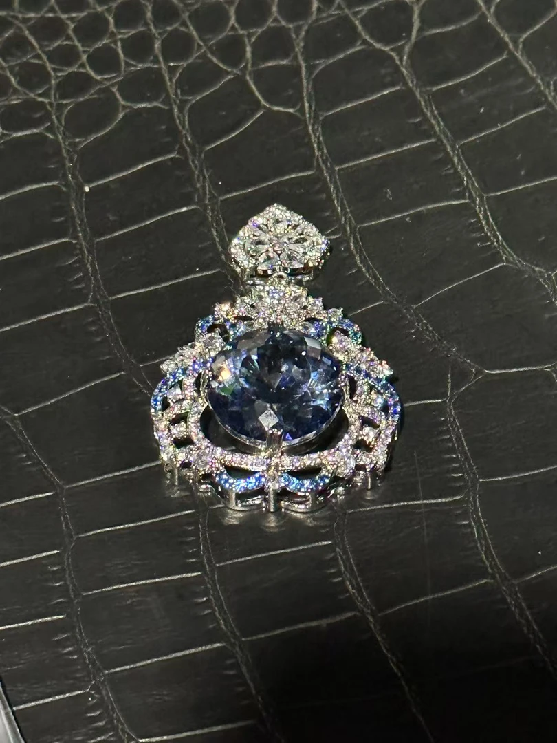 收藏级轻奢时尚气质简约吊坠y2302