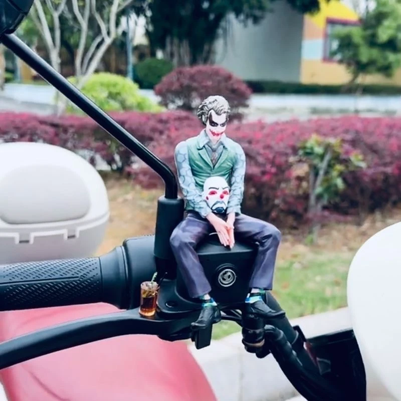 【孤独万岁】坐姿小丑手办希斯莱杰汽车模型车载装饰摆件车顶公仔用