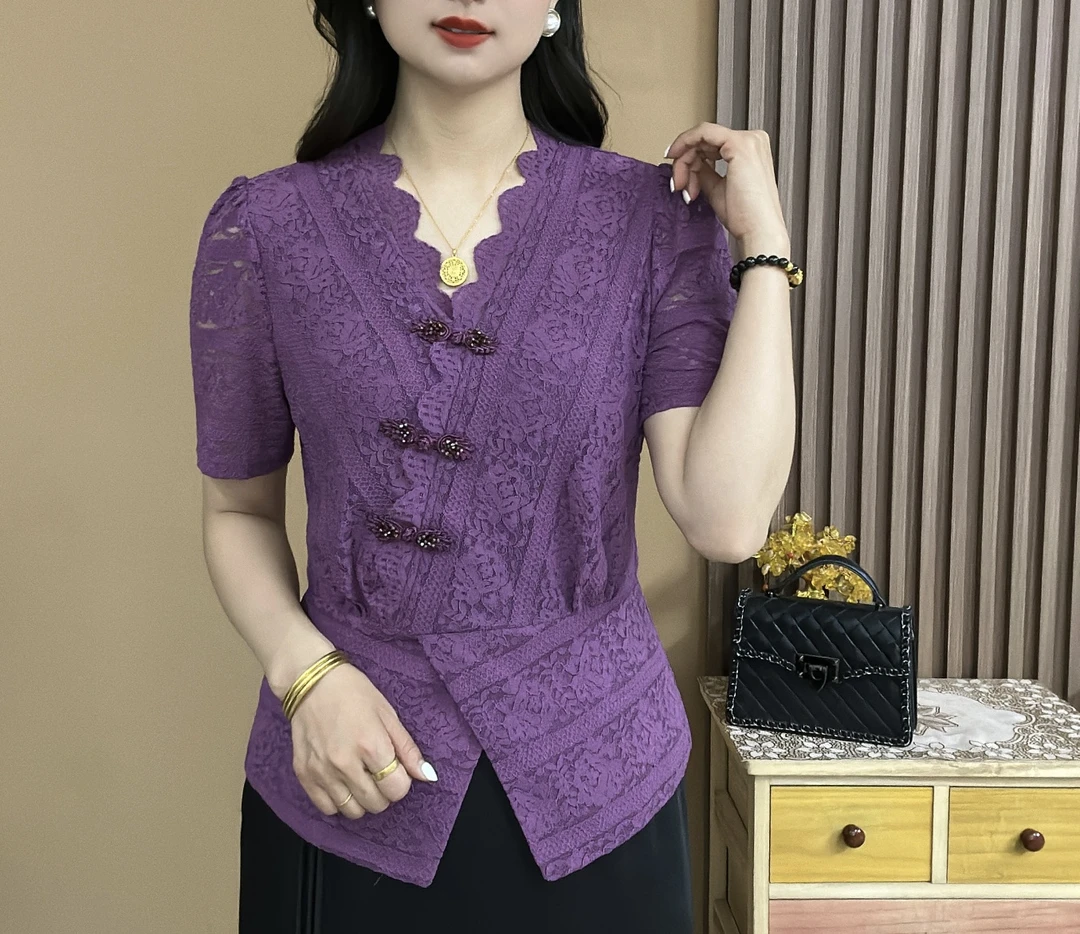 2025夏季短袖V领蕾丝气质百搭盘扣显瘦时尚中式打底上衣小衫520