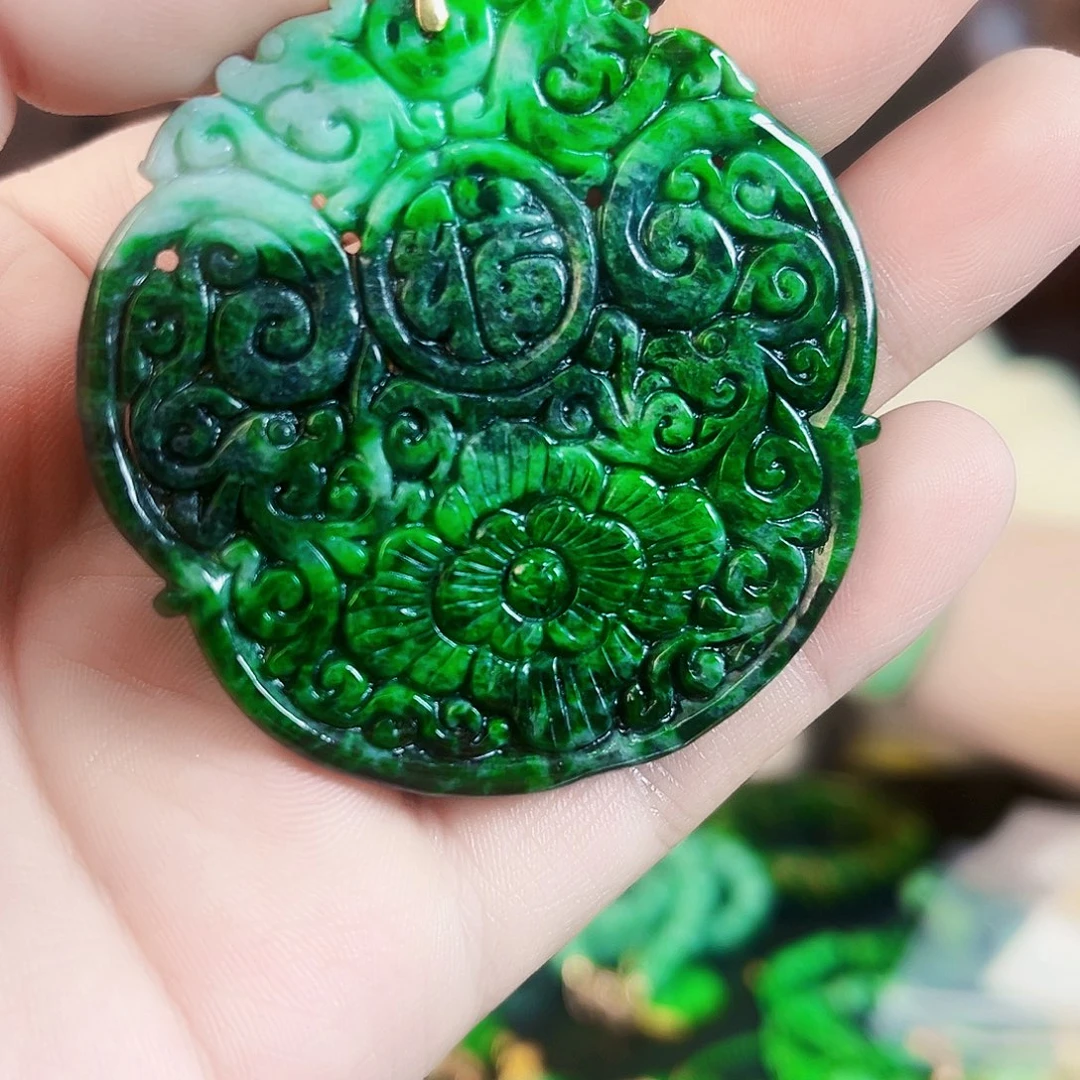 翡翠颈饰18K金镶嵌吊坠