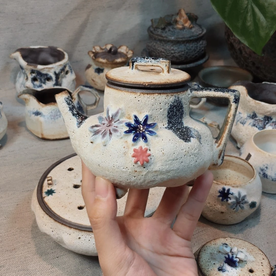 *****粉引三足壶一只一只