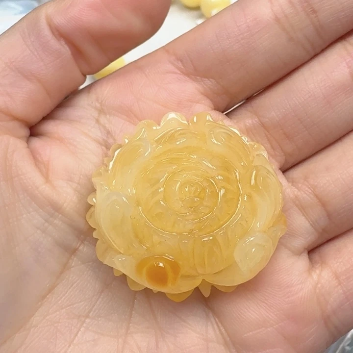 朵***y琥珀未镶嵌珠宝奇石吊坠