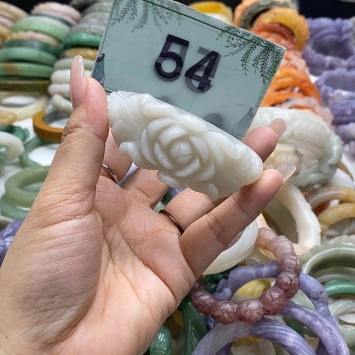 石英岩玉未镶嵌手镯