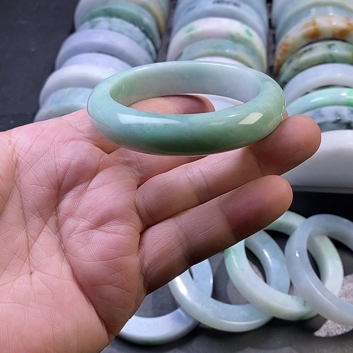 翡翠未镶嵌手镯18，正