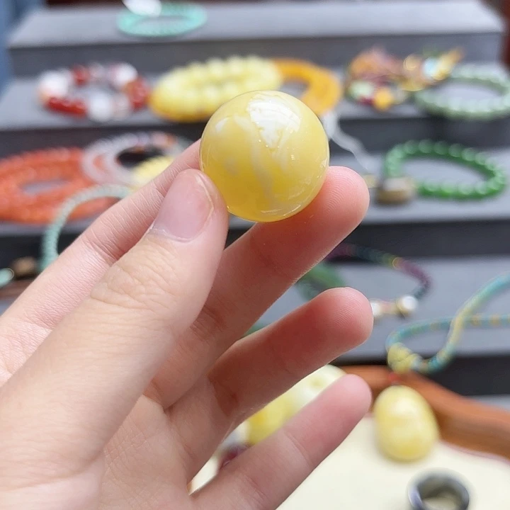 琥珀未镶嵌裸石yn 23mm