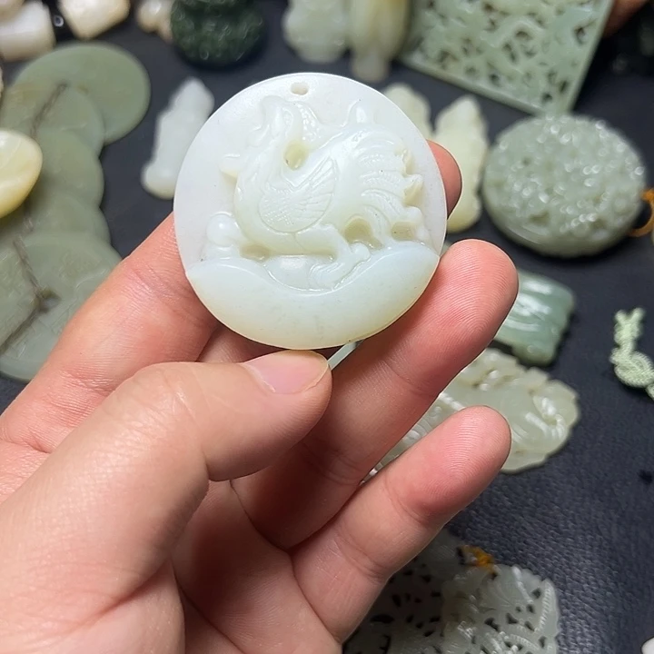 和田玉未镶嵌颈饰