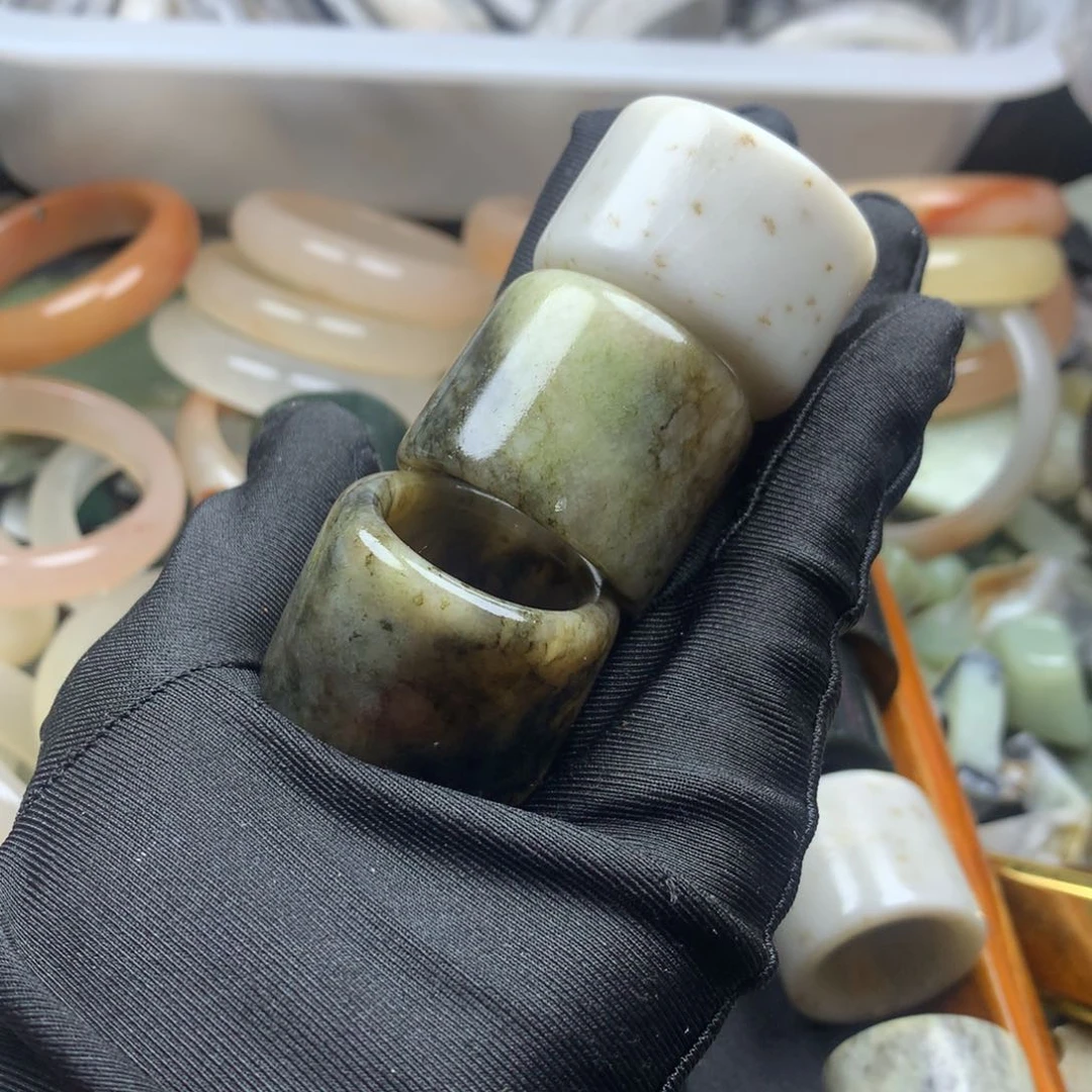 和田玉未镶嵌和田玉边角料杨*