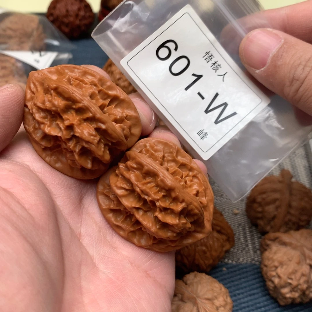 【闪购商品】文玩核桃吊坠风*雨龙骨37