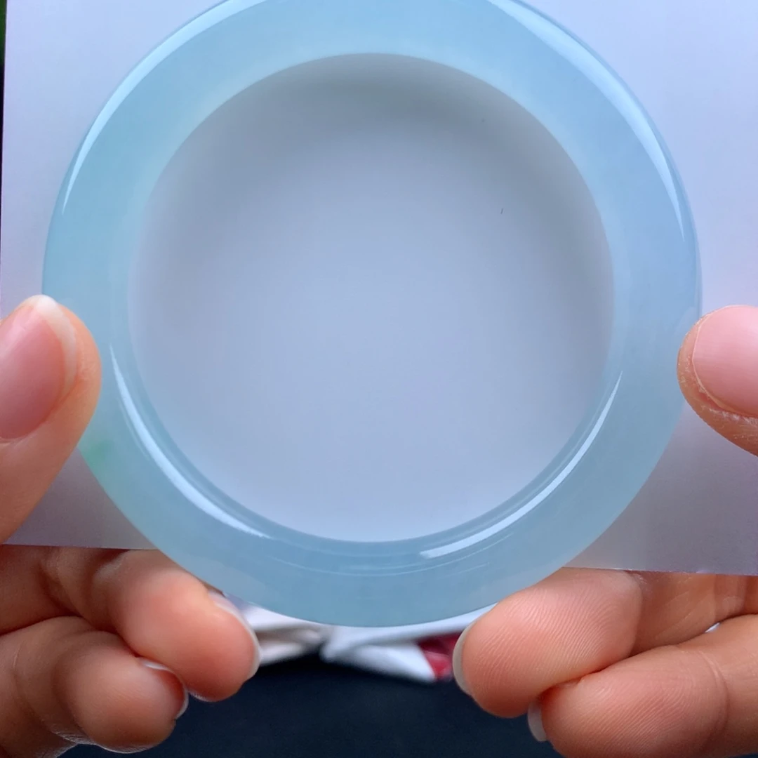 翡翠未镶嵌手镯冰蓝