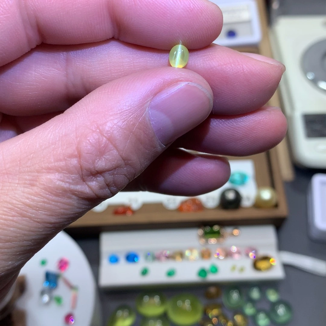 裸石金绿宝石1克拉