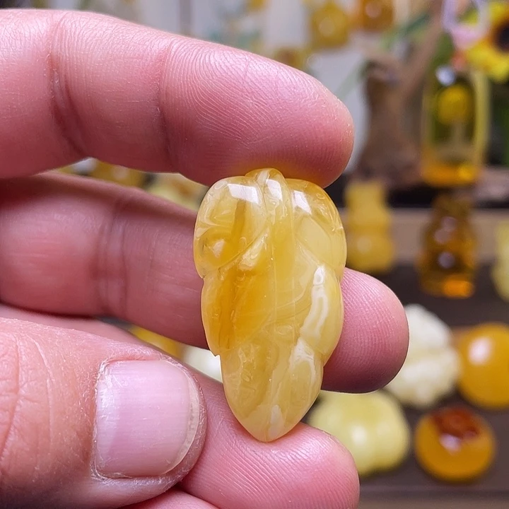 琥珀未镶嵌颈饰吊坠