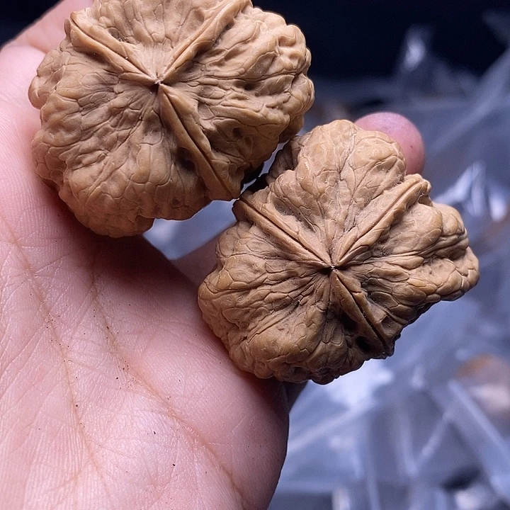 文玩核桃吊坠      343