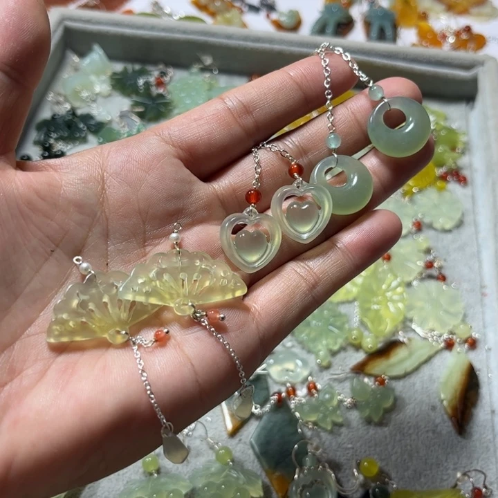 合金蛇纹石玉耳饰