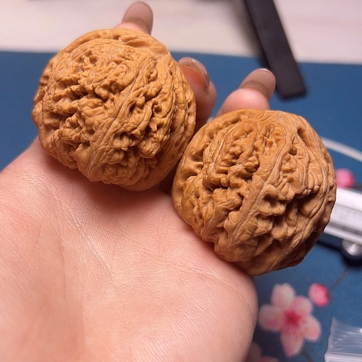 文玩核桃吊坠粗筋