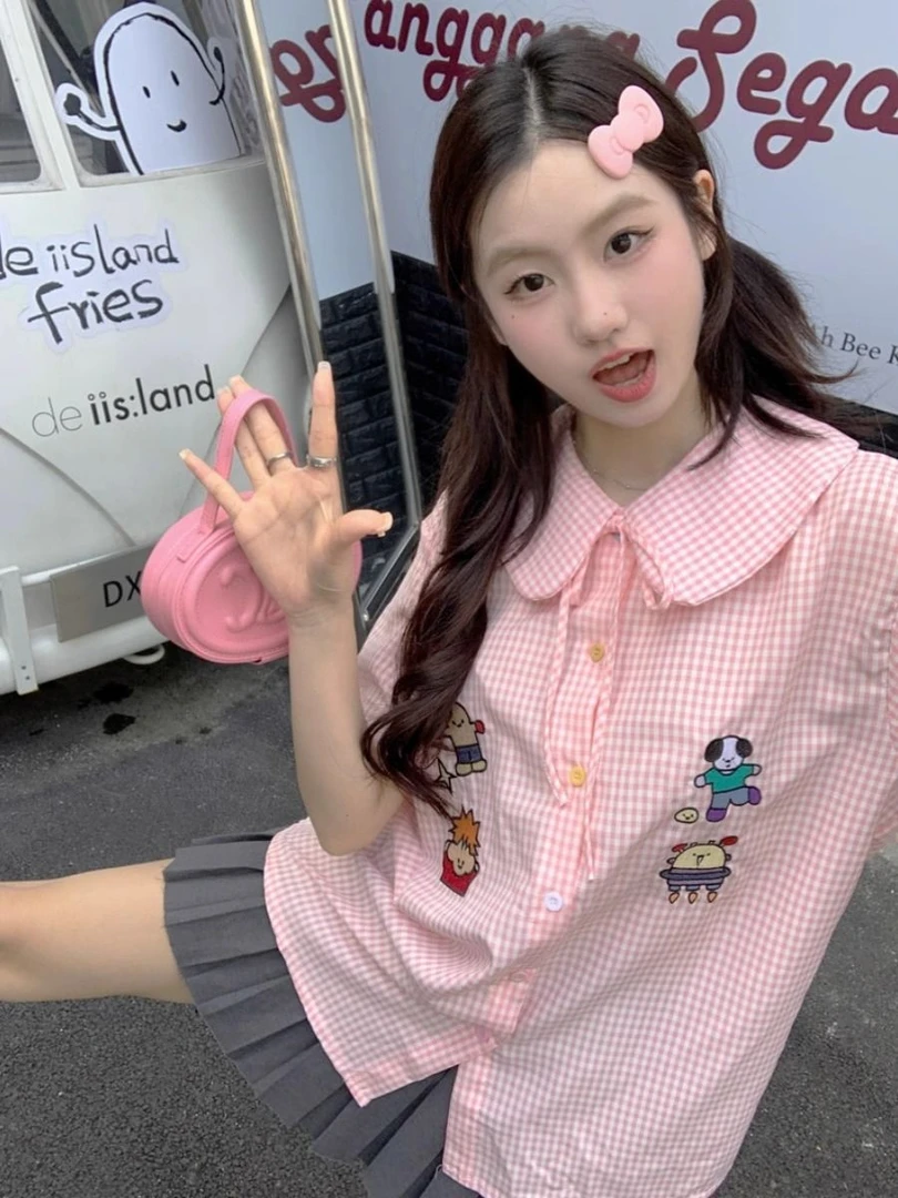 2-300斤胖m大码甜美卡通刺绣格子衬衫宽松遮肉娃娃领衬衣夏季女潮