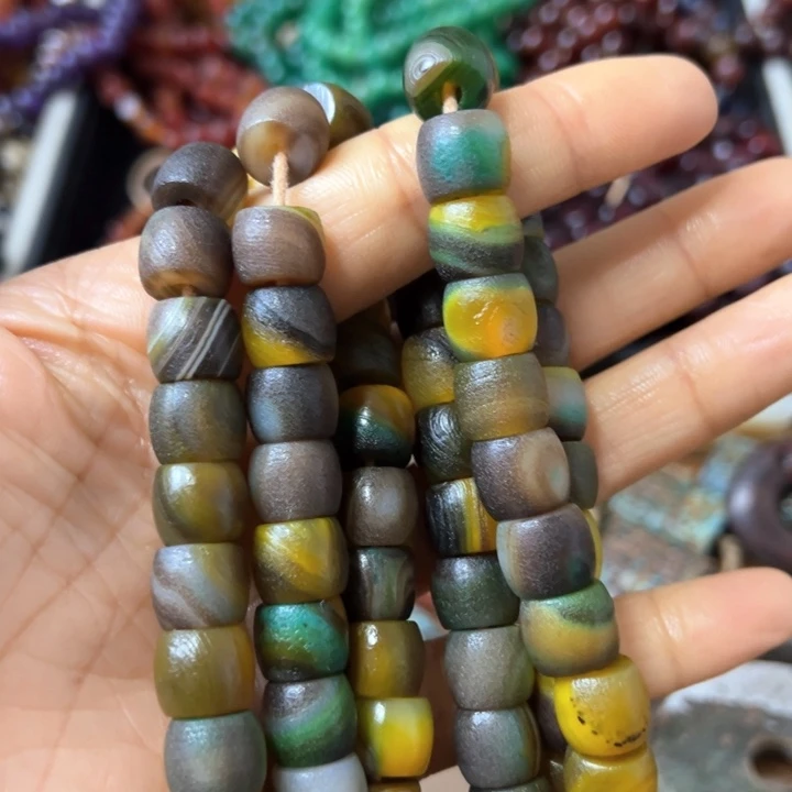 玛瑙/玉髓颈饰未镶嵌香**毒