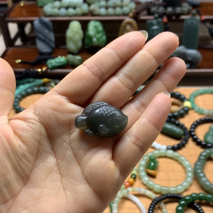 和田玉未镶嵌颈饰水****冰