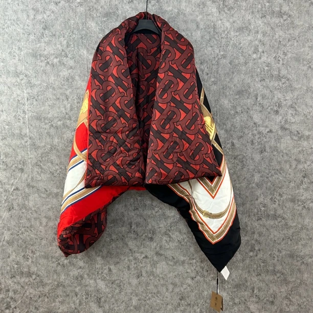 未使用 BURBERRY/博柏利 Burberry厚款真丝披肩