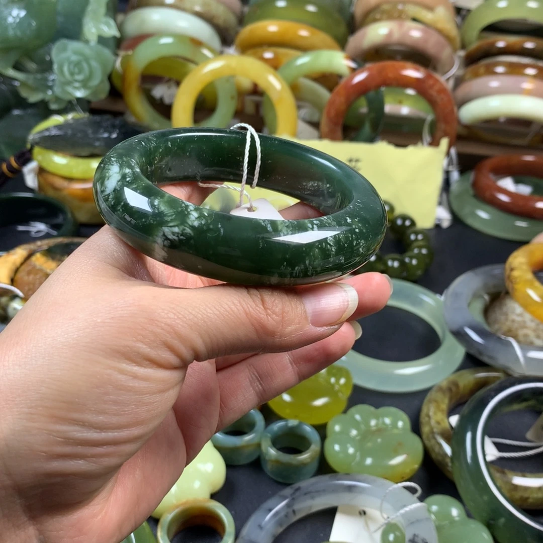 蛇纹石玉未镶嵌手镯