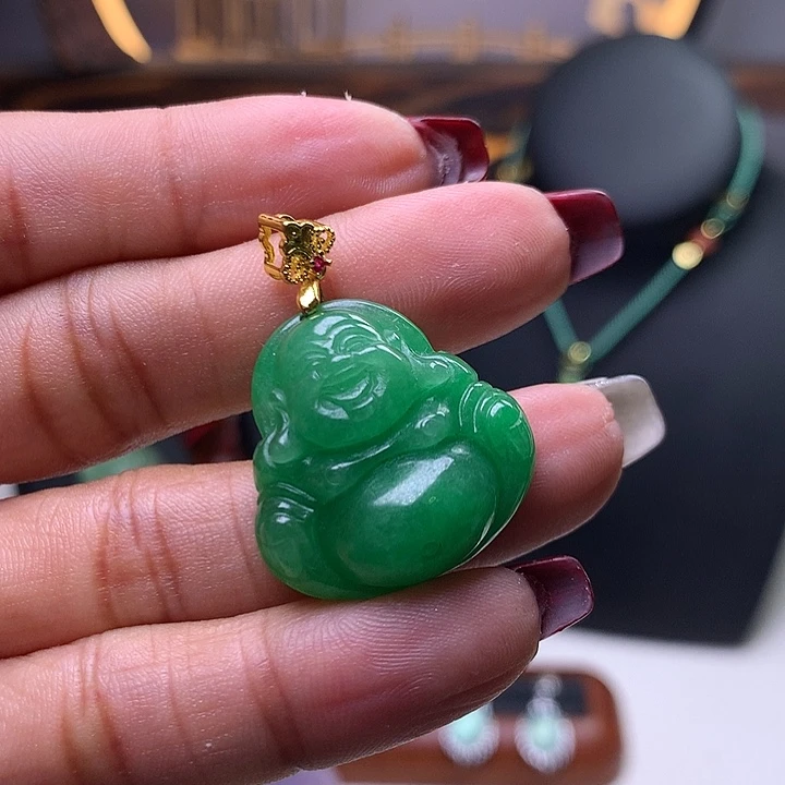翡翠吊坠(赠链)未镶嵌