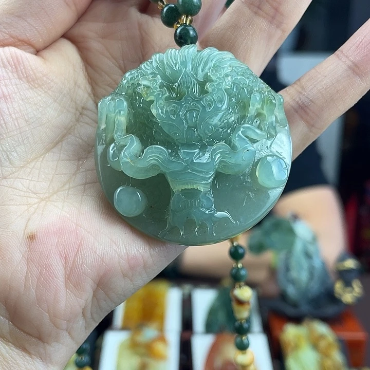 未镶嵌蛇纹石玉颈饰